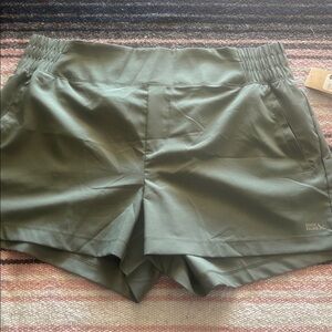 Eddie Bower treeline short, new newer worn.